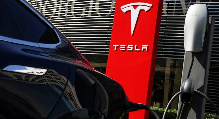 Tesla-reuters-770.jpg