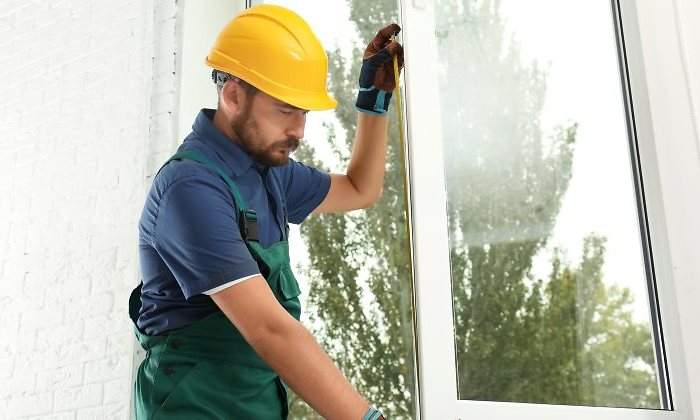 trabajador-construccion-ventanas-770-dreamstime.jpg