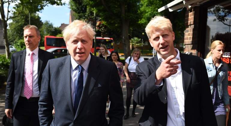 johnson-junto-hermano.jpg