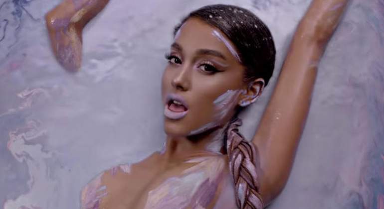 ariana-grande-mujer-del-ano-billboard.jpg
