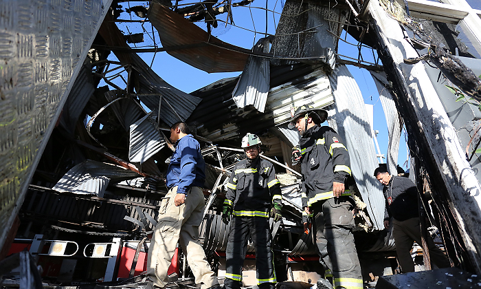 protesta-chile-bomberos-efe.png