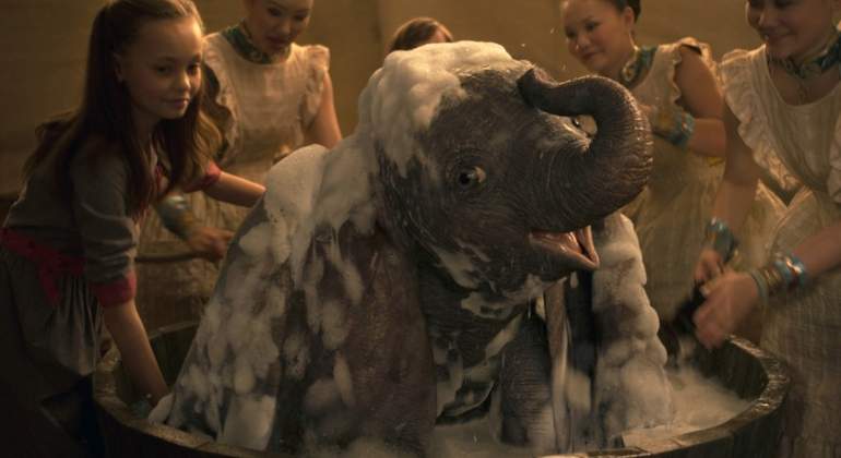 tim-burton-dumbo-cirqueros.jpg