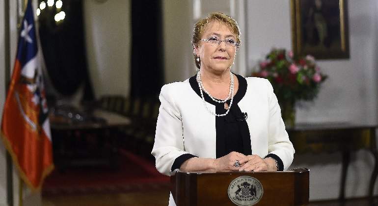 bacheletsondeo.jpg
