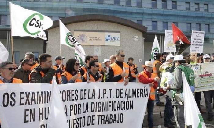 huelga-examinadores-trafico-efe.jpg