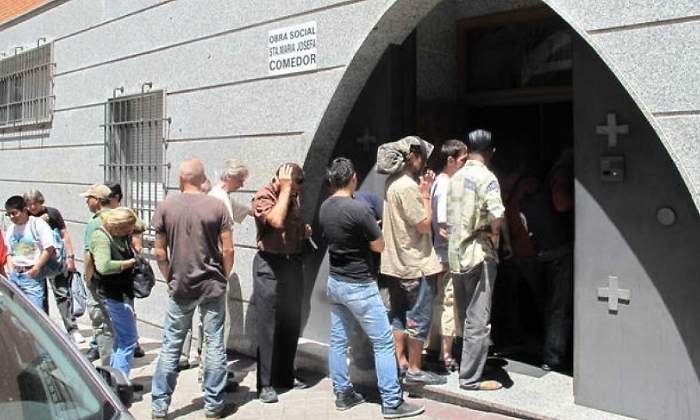 La pobreza en España en seis gráficos: aún hay más de 12,3 millones de personas en riesgo