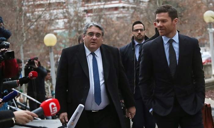 xabi-alonso-paseillo-juzgados-reuters.jpg