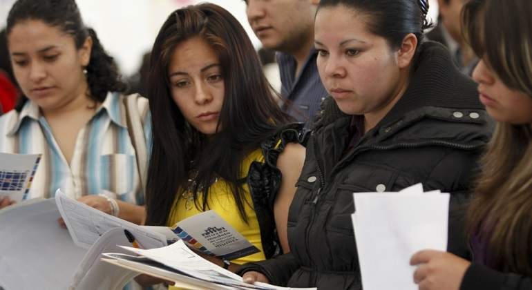 jovenes77x420.jpg