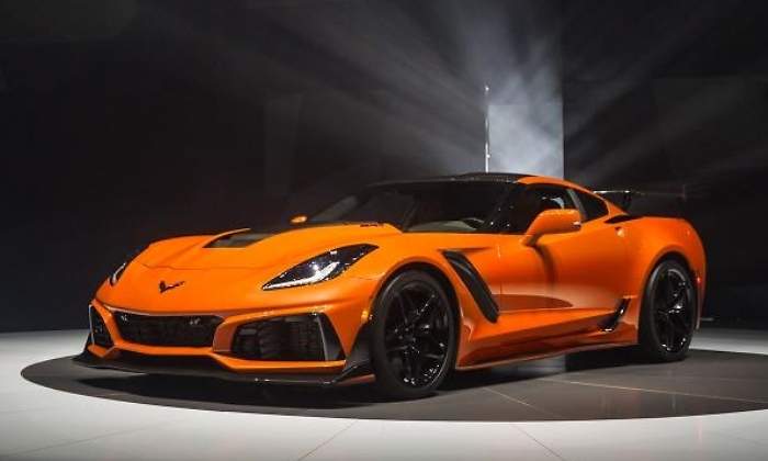 Chevrolet-Corvette-ZR1-2019-01.jpg