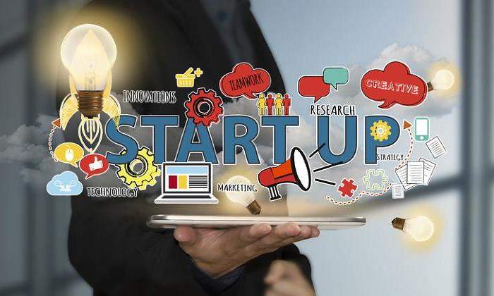 startup-mano-770-dreamstime.jpg