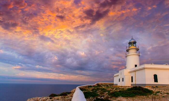 770x420-faro-menorca-vacaciones-verano.jpg