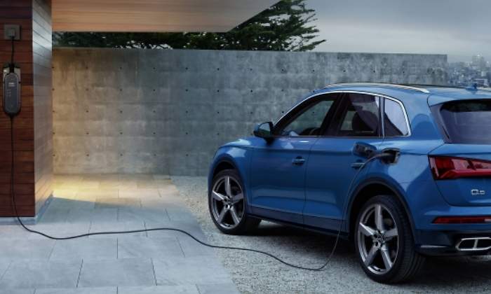 Audi Q5 55 TFSIe quattro Audi Q5 55 TFSIe quattro