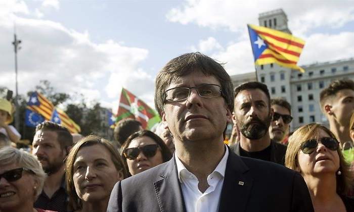 puigdemont-diada-estelada-efe.jpg