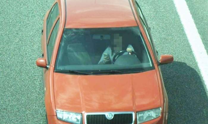 dgt-movil-conduciendo.04.jpg