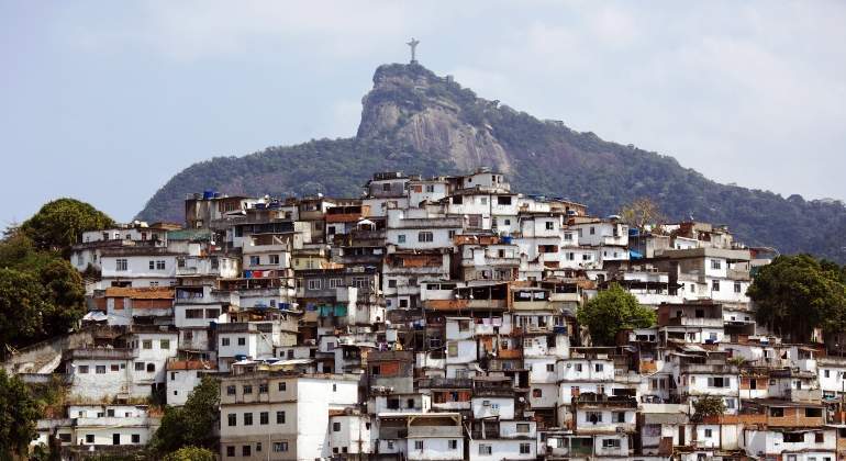favela-rio-brasil-cristo-corcovado-janeiro-getty.jpg