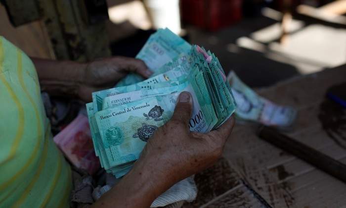 bolivares-muchos-billetes-reuters-770x420.jpg