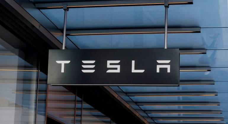 Tesla-reuters-770.jpg