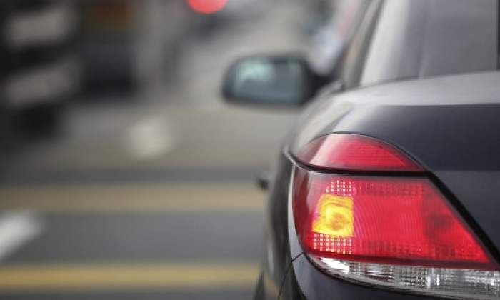 intermitente-coche-istock.jpg