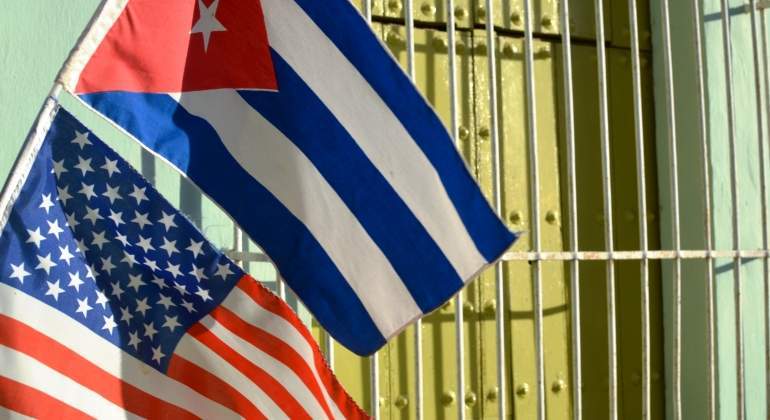 cuba-estados-unidos-eeuu-bandera-rejas-getty.jpg