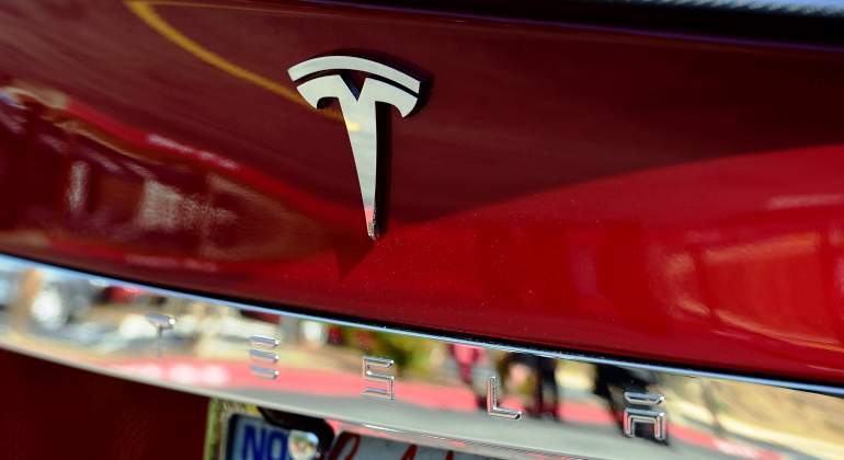 tesla-logo-efe.jpg