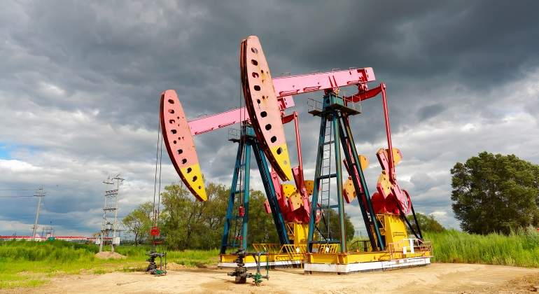 Petróleo cae ante posible alza en producción de la OPEP