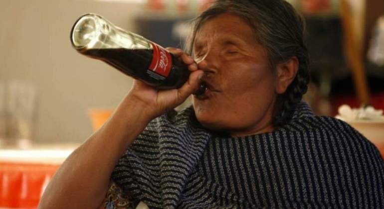 mexicanos-bebidas-azucaradas.jpg