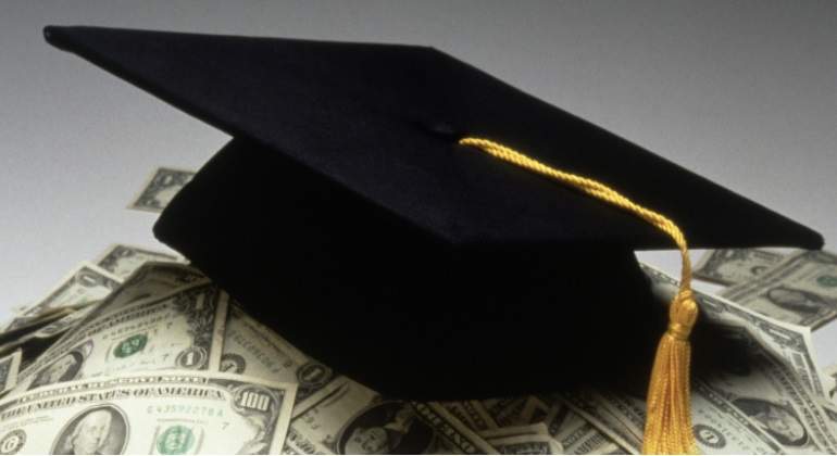 estudiante dinero getty 770.jpg