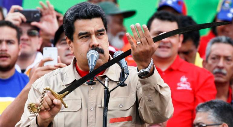 maduro-espada-bolivar-reuters.jpg