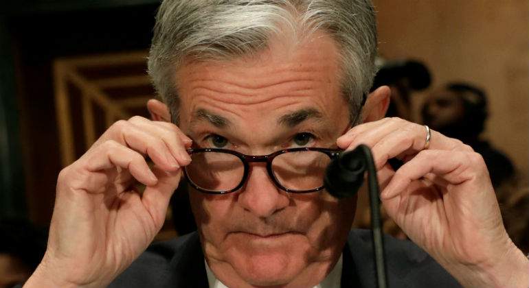 jerome-powell-senado-fed-gafas-reuters.jpg
