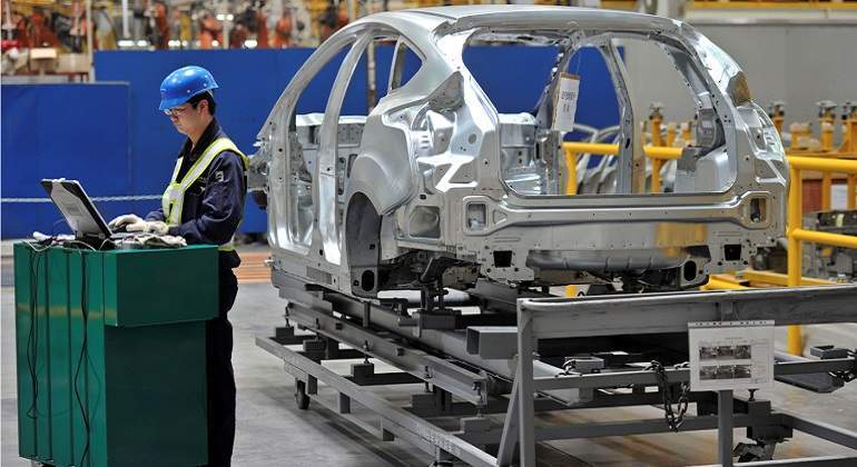 Autos-fabrica-reuters.jpg