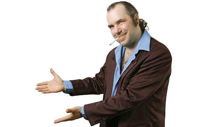 vendedor-cigarro-chaqueta-770-dreamstime.jpg
