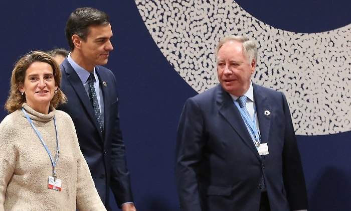 pedro-sanchez-teresa-ribera-cumbre-clima-efe.jpg