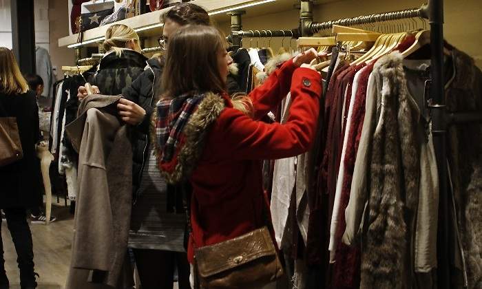 chica-rebajas-comprando-dreams.jpg