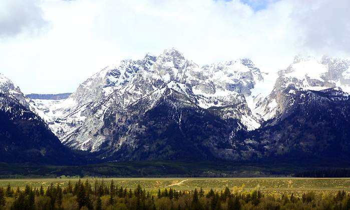 jackson-hole-montanas-nevadas-dreamstime.jpg