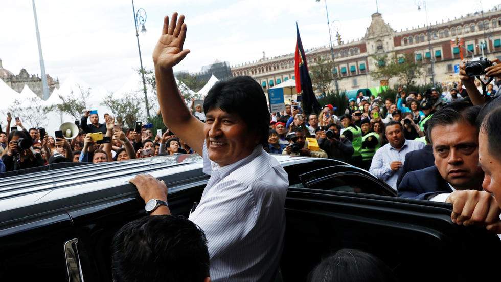 Evo-Morales-saluda-desde-Mexico-Reuters.jpg