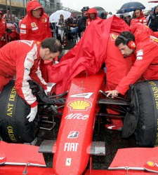 ferrari_lluvia.jpg