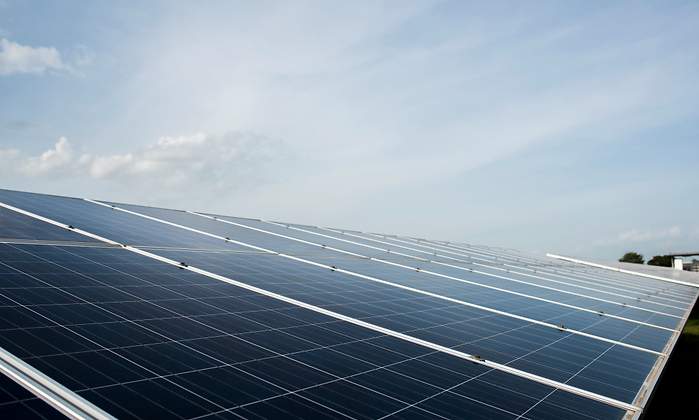 solar-cell-farm-power-station-alternative-energy-from-sun-3.jpg