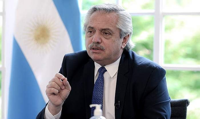 Alberto-Fernandez-Vacuna.jpg