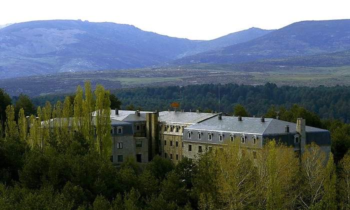 Parador_de_Gredos_1.jpg