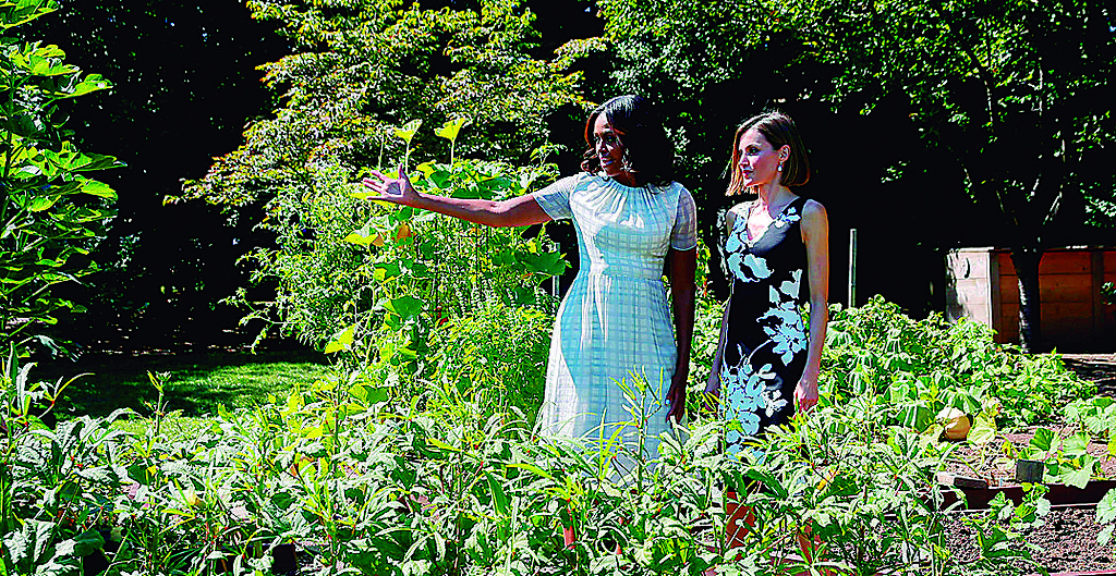 Con Michelle Obama en la Casa Blanca, su proyección internacional