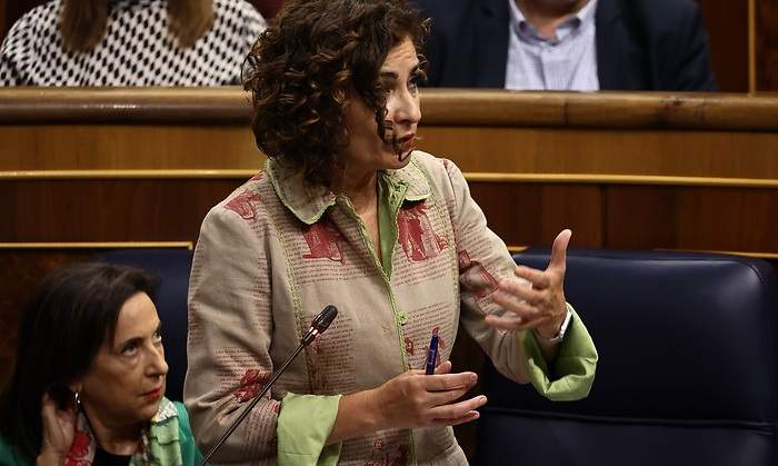 EuropaPress_4784920_ministra_hacienda_maria_jesus_montero_interviene_sesion_plenaria_congreso.jpg