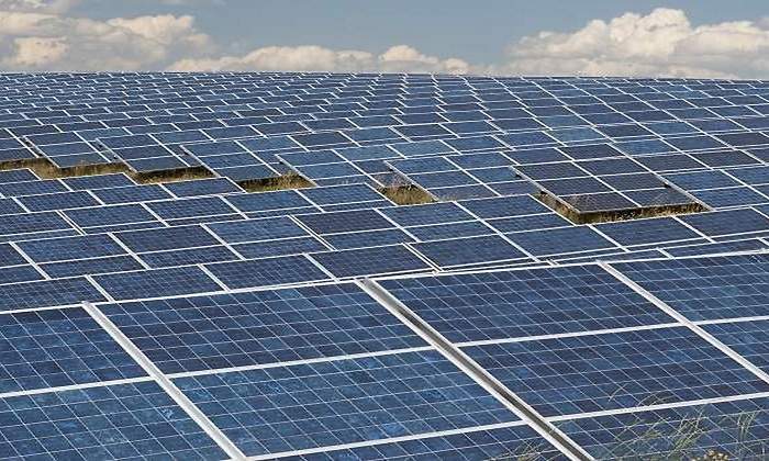 700x420_placas-solares-campo.jpg
