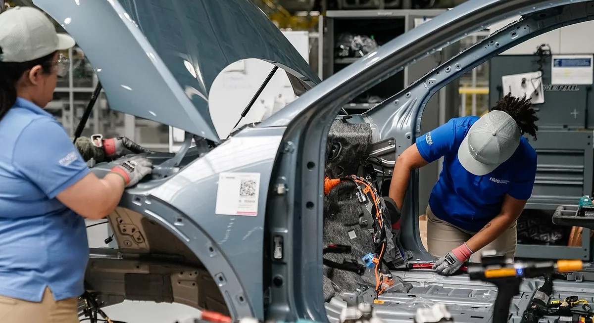 Cientos de trabajadores detenidos en una fábrica de Hyundai en Estados Unidos tras redada de inmigración
