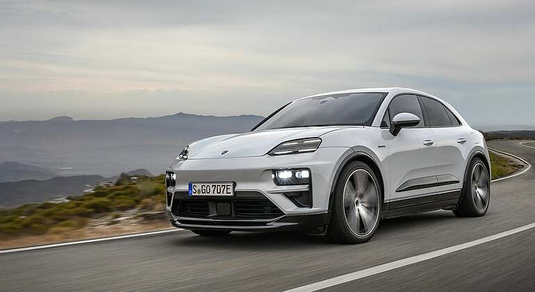 Este el Macan Turbo, el nuevo tope de gama del SUV compacto de Porsche con sus 639 caballos de potencia.