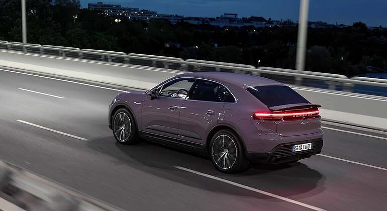 En esta imagen pueden ver el aspecto exterior de la versión de acceso, el Macan 4, con sus 408 CV.
