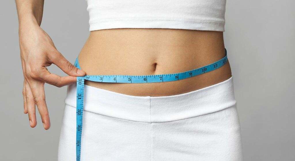Ni cenar fruta ni solo un yogur por la noche: este es el modo más efectivo para adelgazar según varios nutricionistas
