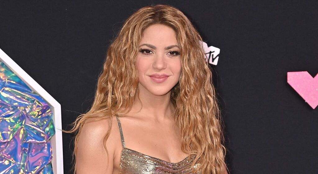 1977: Shakira