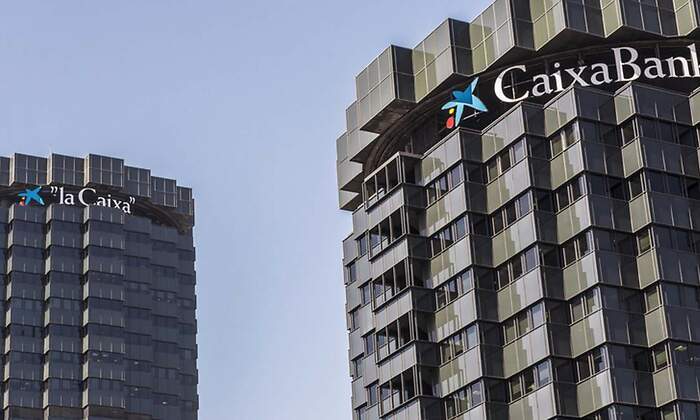 caixabank-dreamstime-1200.jpg