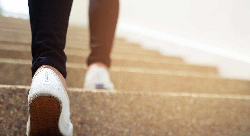 ¿Cuántos pasos al día tienes que caminar para estar saludable con más de 70 años?