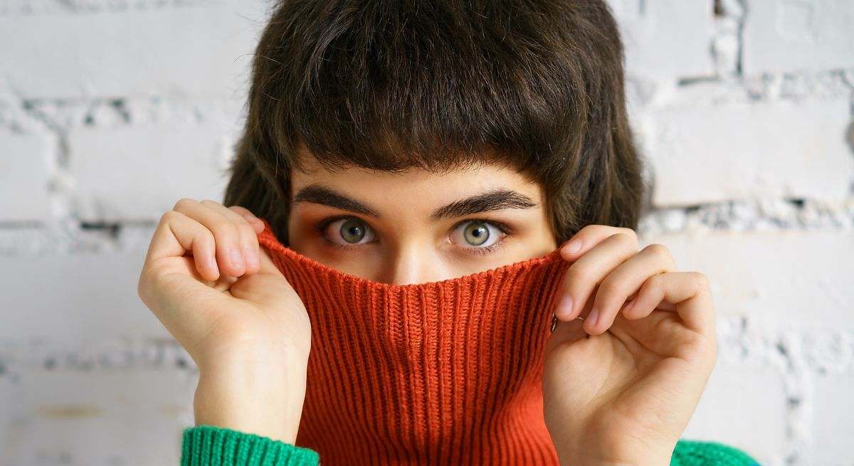 Cinco cosas que las personas introvertidas encuentran relajantes y que las extrovertidas no soportan