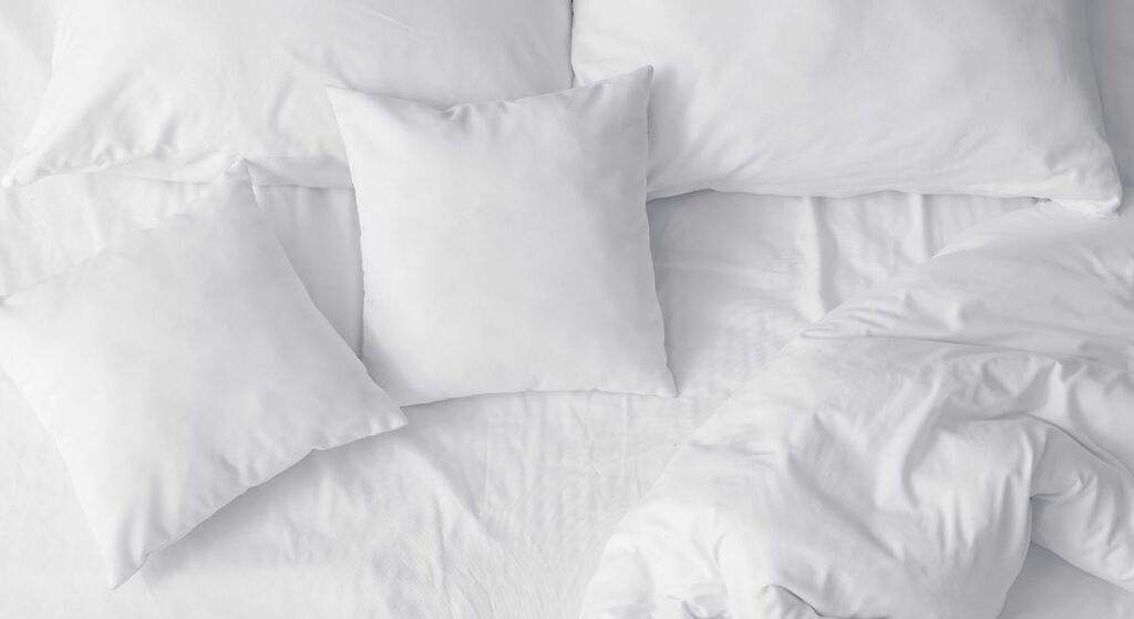 El síntoma de cáncer que podría detectarse en las sábanas y almohada por la mañana
